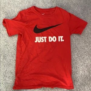 Boys Medium Nike t-shirt
